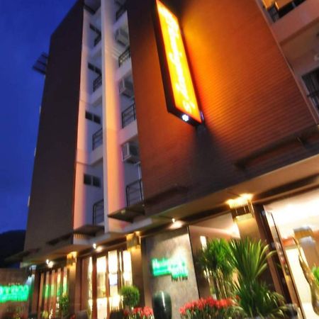 Hemingway'S Hotel Patong Extérieur photo